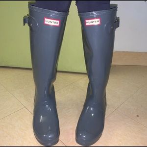 size 10 glossy grey Hunter Rain Boots